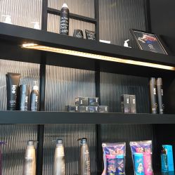 -HAIR CORNER