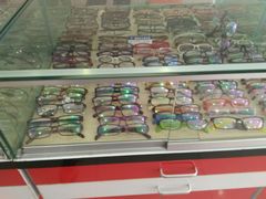 -朱师傅眼镜·蔡司·依视路·尼康(市先进店)