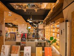 -新华里咖啡书吧(新华书店小寨店)