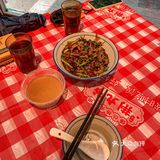 复古路边摊风格的川菜小炒