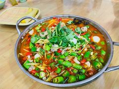 鲜锅兔-盐与味葱葱鲫鱼•自贡菜江湖菜(春熙店)