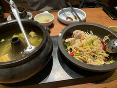 -云海肴·汽锅鸡·云南菜(天山百盛优客店)