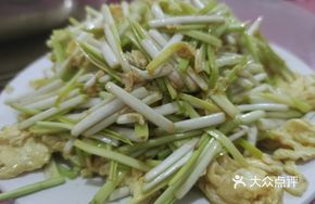 Egg Stir-fried with Leek Greens