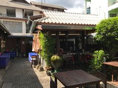 -Dash Teak House