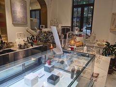 -Fridi Patisserie Cafe