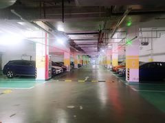 -龙湖天街-停车场