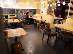 大堂-花馬肆.云南过桥米线(汉神购物广场现场熬汤店)