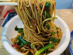 韭菜牛肉炒粉-小毛绝杀炒粉