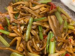 阿瓦私房菌-阿瓦山寨·湘菜现炒·剁椒鱼头王(咸阳总店)