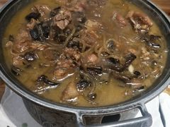 小鸡炖蘑菇锅-小俩口烧烤东北菜(双井店)