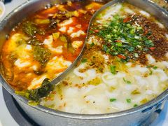 -德林酸菜鱼火锅(南丹店)