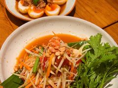 -Kub Kao Kub Pla (Terminal21)
