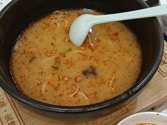 -花馬肆.云南过桥米线(汉神购物广场现场熬汤店)