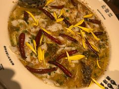 老坛酸菜鲈鱼-渔语鱼新川菜Bistro(万象天地店)