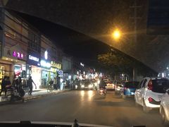 -洪河半边街夜市