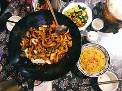 -富正毅三下锅·湘西韵味(天门山索道店)