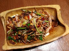 -老滇山寨•云南特色菜•地方菜•民族风情歌舞表演(金碧店)