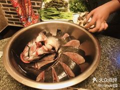 -忆乡情铁锅炖鱼饭店(延庆店)