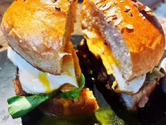 -HIGH FIVE哈福手工汉堡(桂林路店)