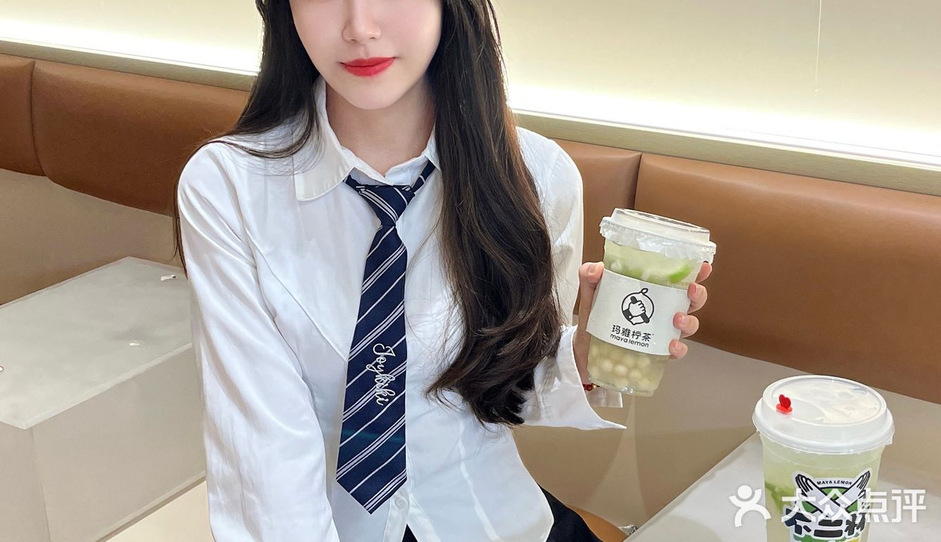 秋天的第1️⃣杯奶茶 被盛夏光年硬控了