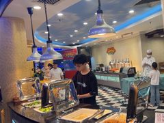 -迈豪国际酒店-百老汇旋转西餐厅