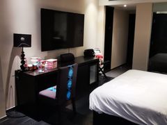-桔子酒店(深圳东门湖贝地铁站店)