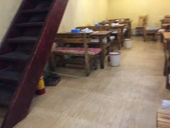 -小锅巴纳西餐厅