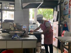 -黄阿姨锅贴大王(万航渡路店)