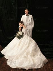 -雪中彩影婚纱摄影·微光艺术中心