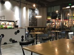 大堂-HELLO 27 意面·沙拉·帕尼尼