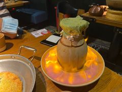 火烧瓦罐牛腩-吃饭皇帝大土家民族菜(正大广场店)