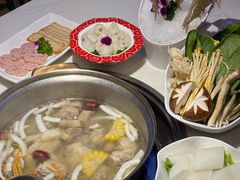 -喃喃椰·糟粕醋·椰子鸡火锅(七堡花园店)