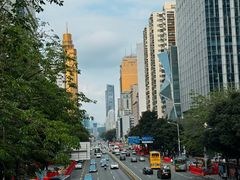 -深圳富苑皇冠假日套房酒店