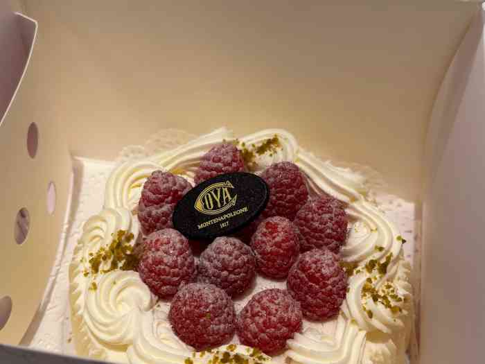 cova(环贸广场店)-"「招牌燕麦蛋糕」挺好吃的,第一次吃燕麦味.