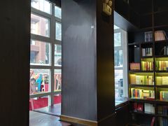 -钟书阁(松江泰晤士小镇店)