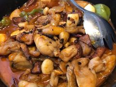 黑松露牛肝菌焖牛蛙-云海肴云南菜(浦江欢乐颂店)