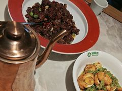 -绿草地·湘菜(酃湖师院店)