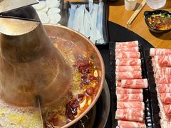 -果松木炭酸菜铜火锅·外婆参鸡汤