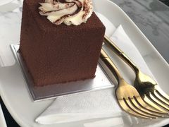 -UNI UNI(环亚凯瑟琳店)