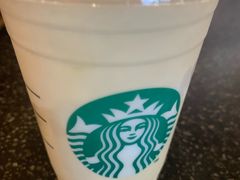 -星巴克(杭州西湖银泰1F店)