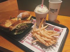 -The Habit Burger Grill 哈比特汉堡(复兴soho店)