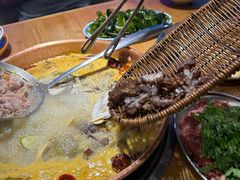 -洱火云南酸菜牛肉火锅(石景山当代商城店)