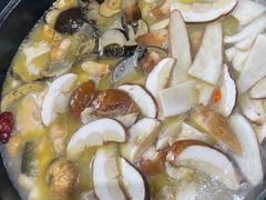 -野菌皇海景野生菌火锅(滨海大道店)