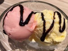 双球冰激凌-必胜客(桂林中山店)