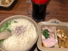 -亮亮面馆(经六路店)