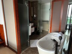 -三亚湾海居铂尔曼度假酒店