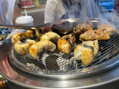 -围炉肉舍•炭烤活鳗•丹东海鲜烤肉(步行街店)