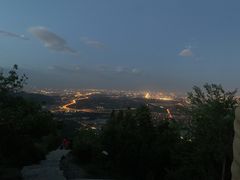 -鬼笑石后山停车场
