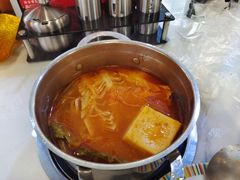 -布罗城堡自助烧烤(鸿通城购物中心店)