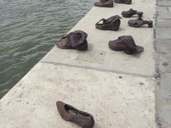 -多瑙河畔鞋履雕塑